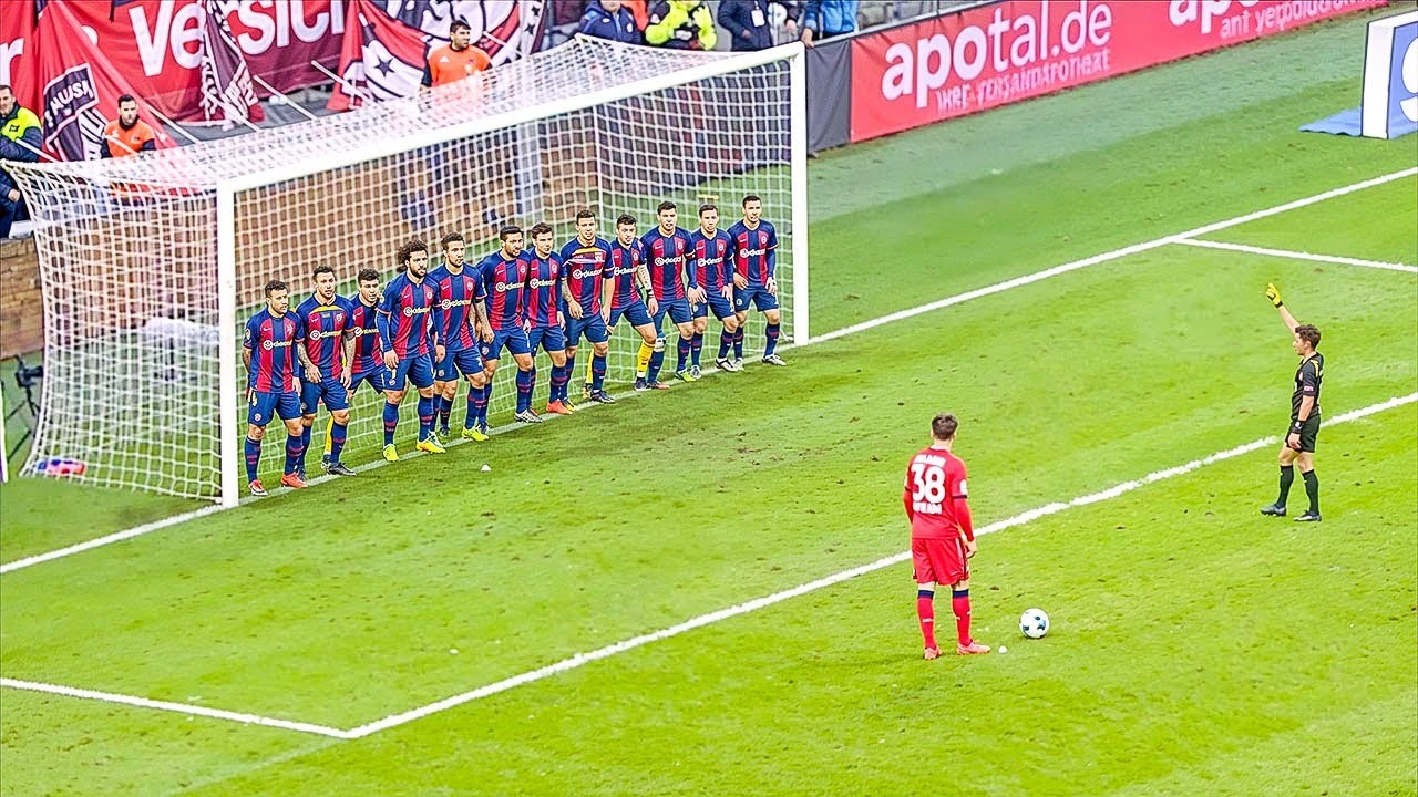 30 Craziest Moments in Football History