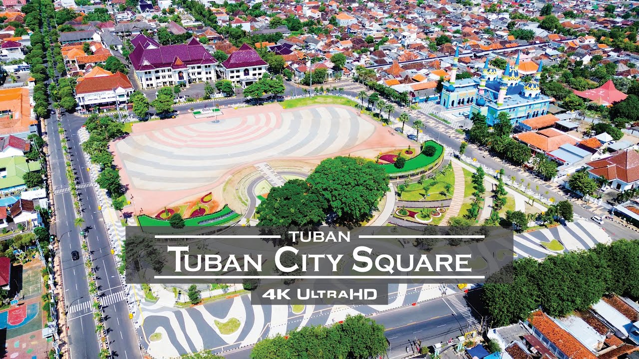 A Walk Around Tuban City Square