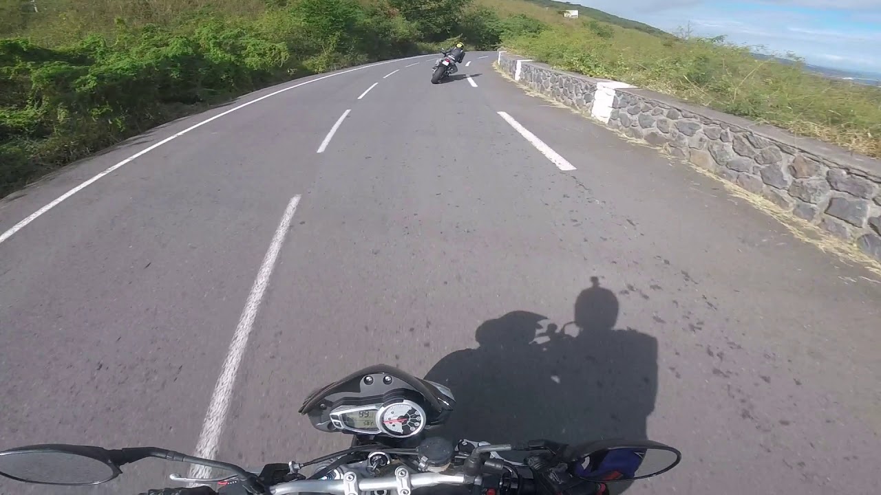 Montée Panon avec les potes #Street Triple R#