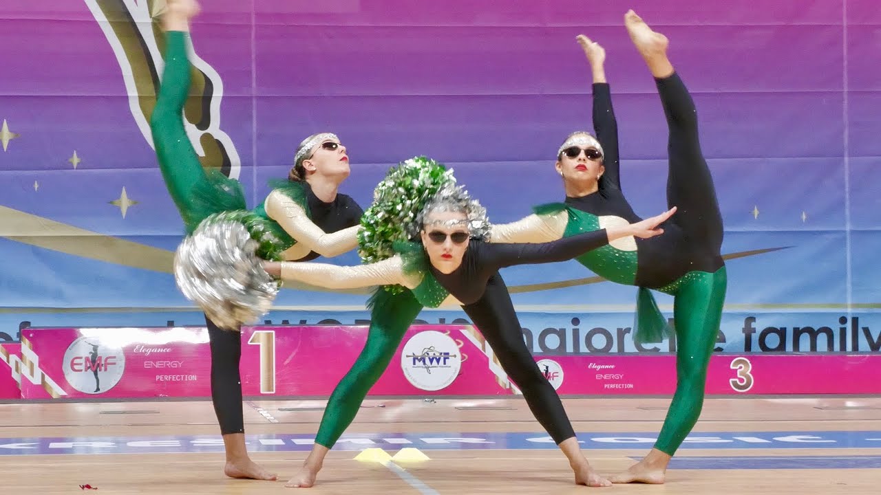 Majorettes DREAMS Kysucke Nove Mesto / trio pompon seniors,  Zadar 2023 Majorette World Championship