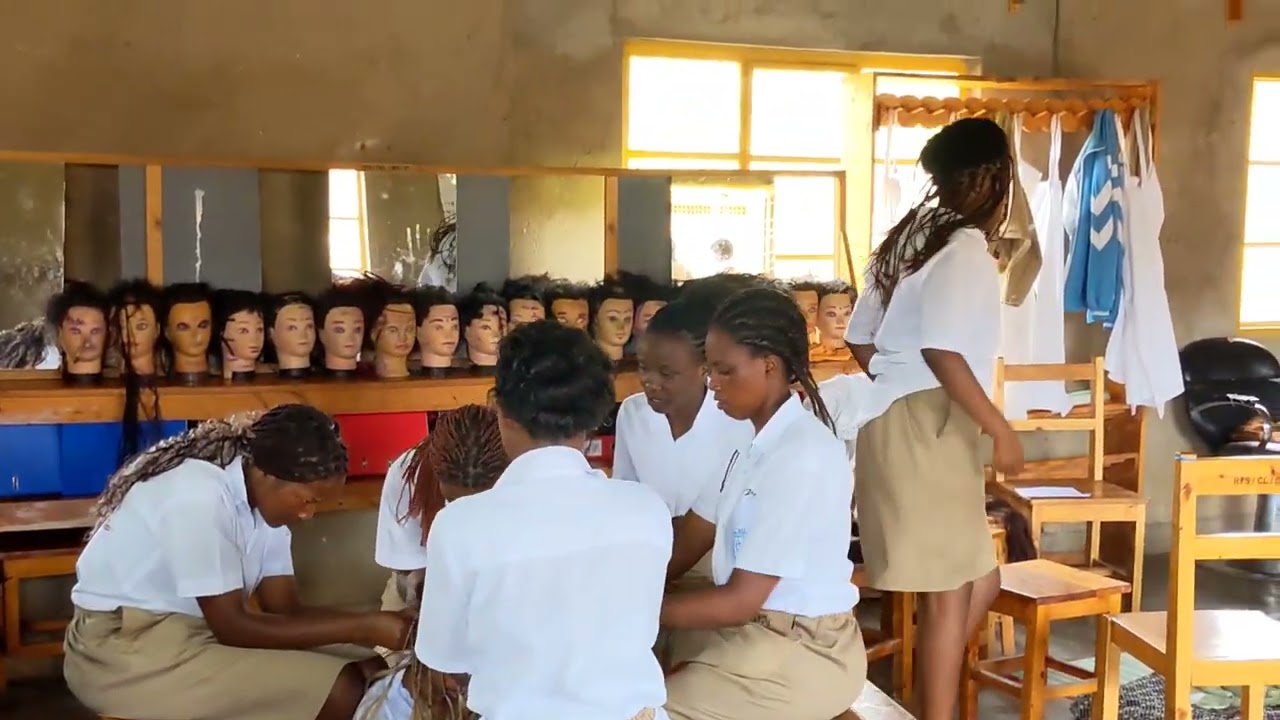 NTAHANDI WASANGA UBUREZI BUFITE IREME NKO MURI Rwabuye TSS ( Ishuri ryaba Frères Maristes)