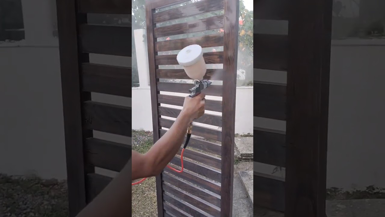 Aplicando fondo de poliuretano UF-1000
