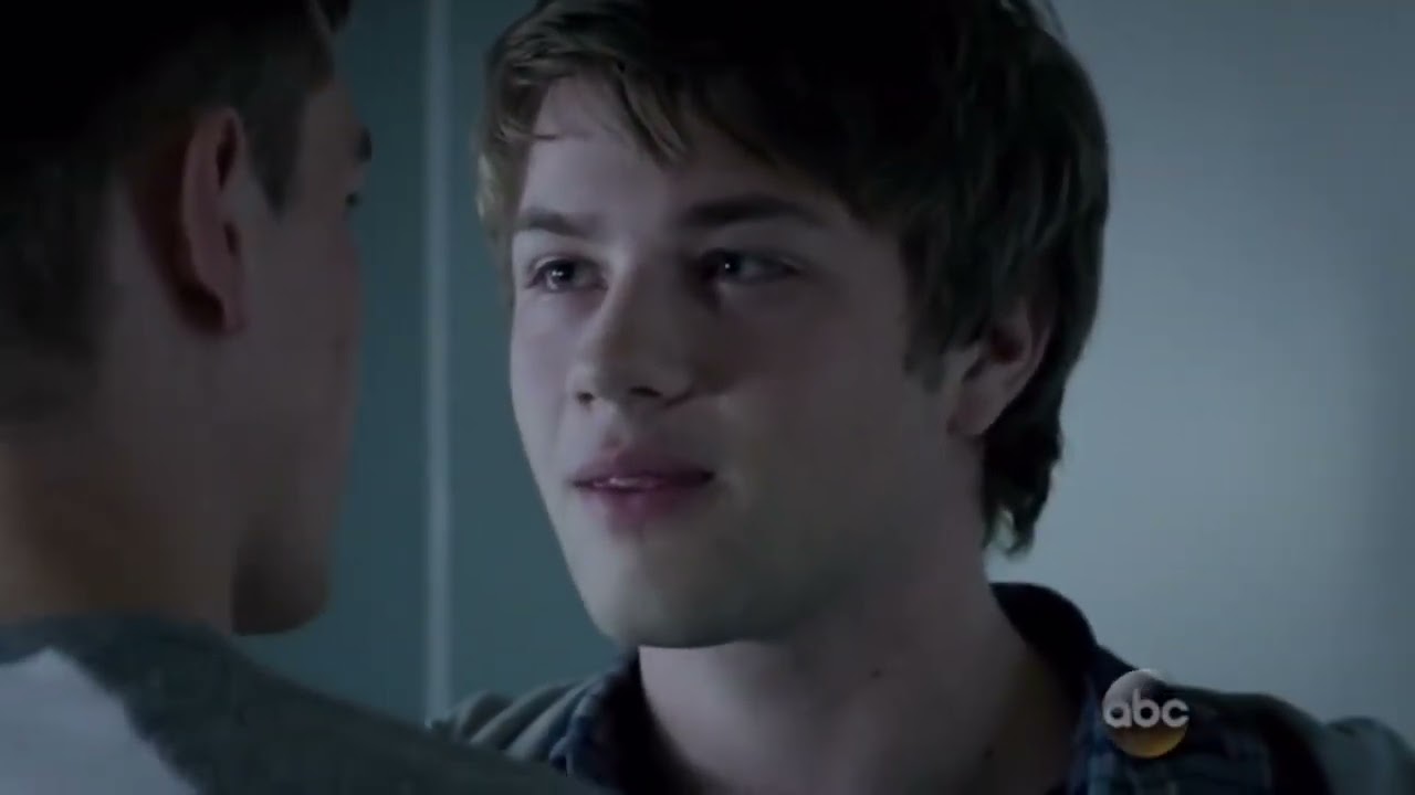 Taylor & Luke | Kiss &bull; American Crime