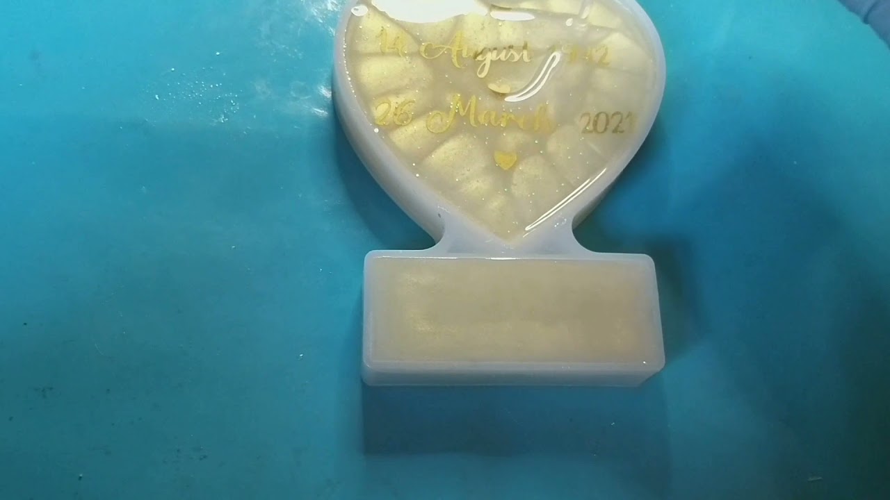 145 = A Resin Memorial Heart