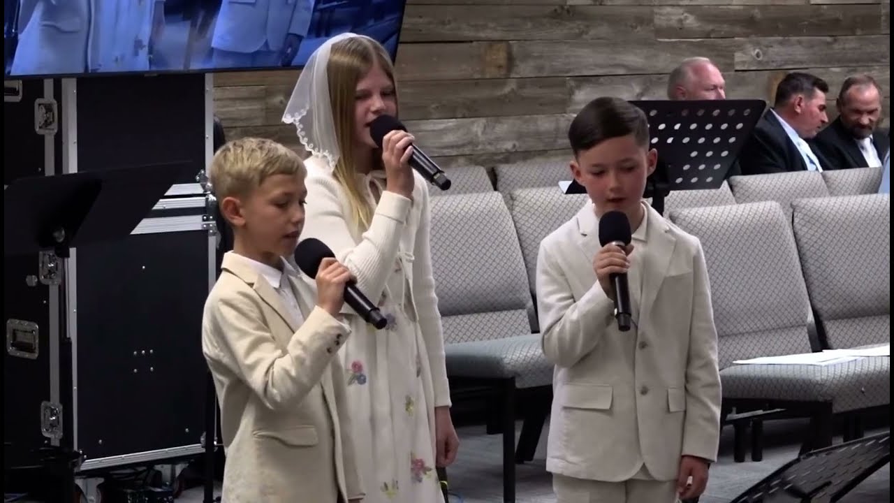 Христос Воскрес Христос Воскрес! Антон, Вероніка, Нейтен. (Anthony, Veronika, Nathan)