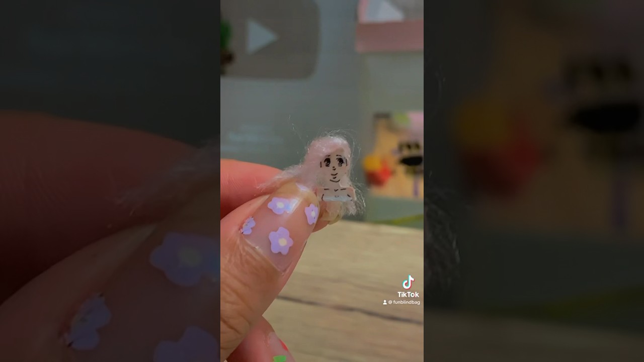 This Paper Doll is smaller than my THUMB !!!! #art #papercrafts #paperdolls