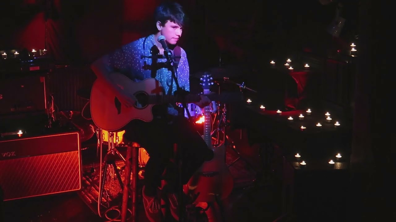 Sam Wilkinson - Tiny Pub Concert
