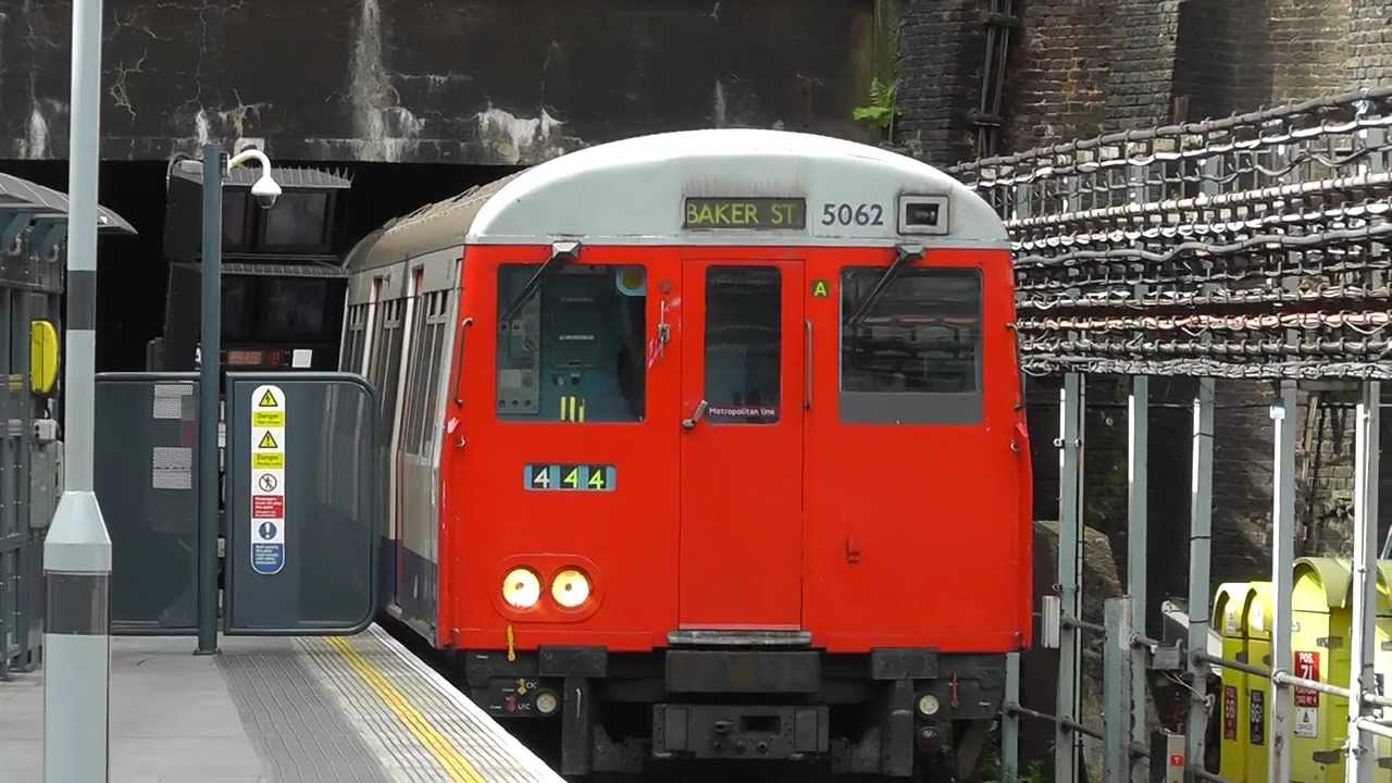 Metropolitan Line A60 Stock 5062 Terminating @ Baker Street