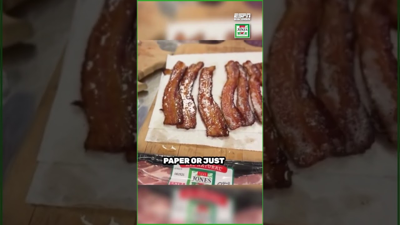 Запекать в духовке или жарить на сковороде? Какой способ приготовления бекона предпочитаете вы? 🥓