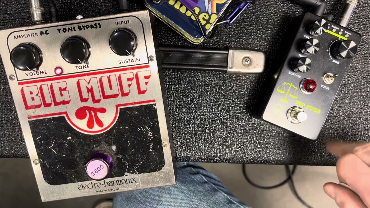 Electro Harmonix NYC (Frantone era) Big Muff vs Mosky Big Fuzz (Muff Clone)