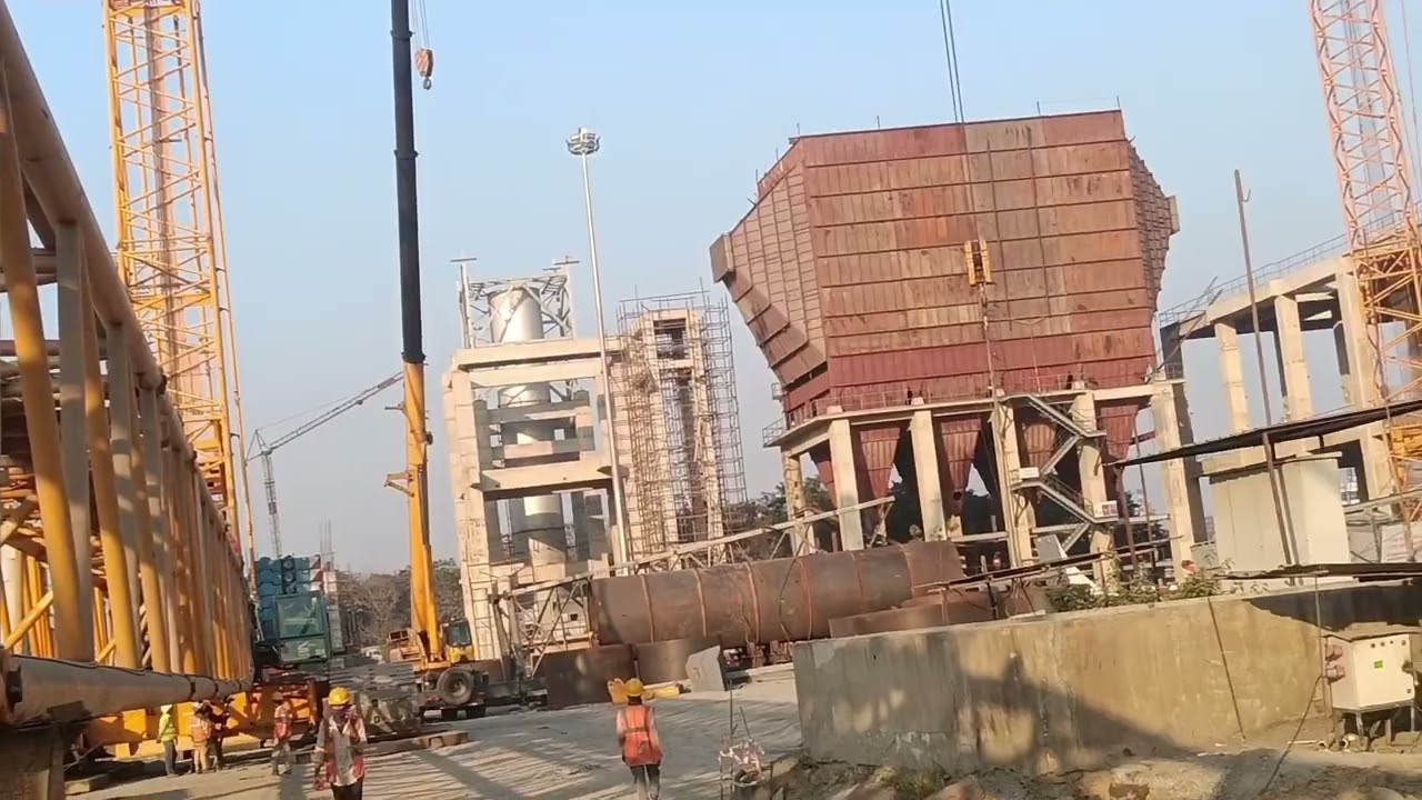  #Crane hai 600 tan ka#yah video ke #madhyam se batane ja rahe Hain ki yah #train mein kaisa
