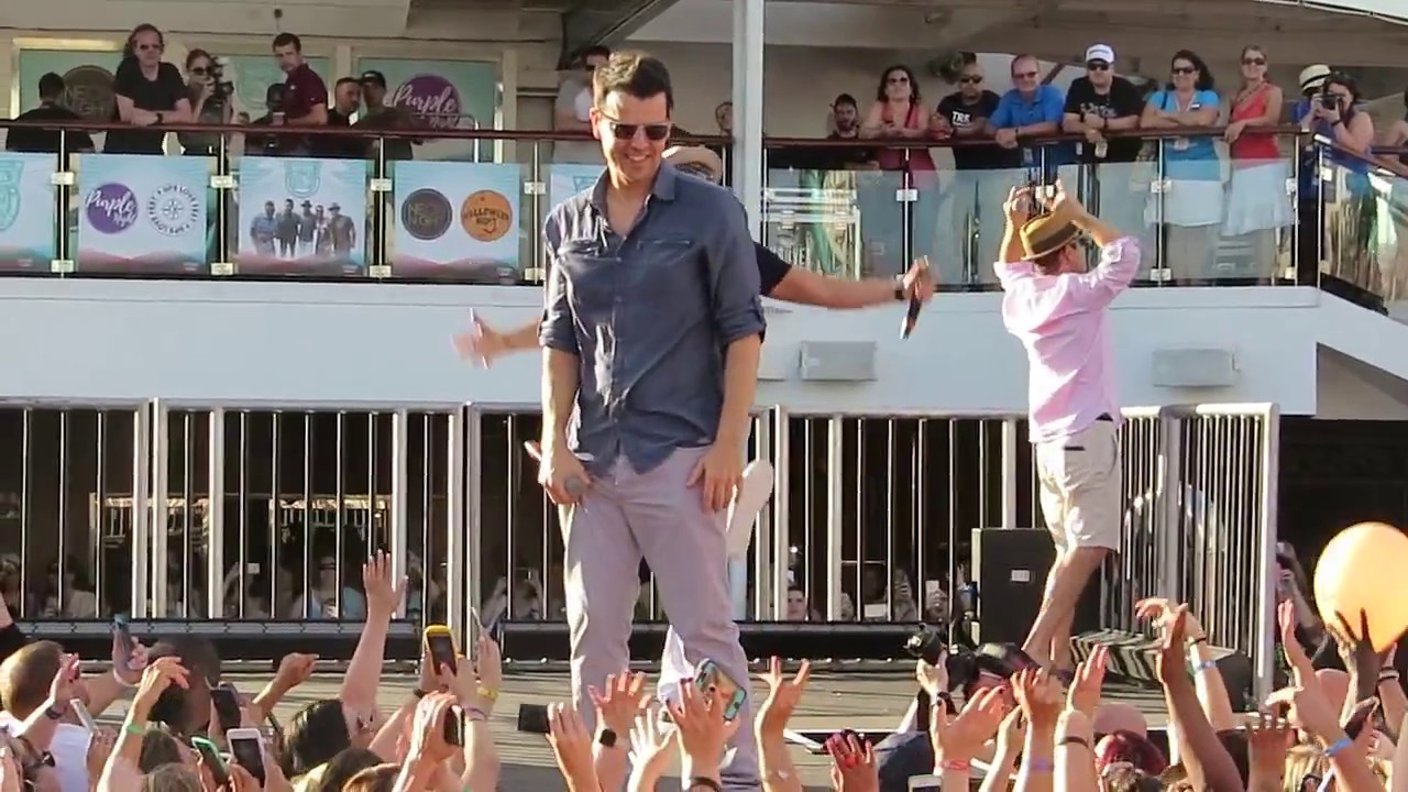 opening & sail away party at NKOTB-Cruise 2016