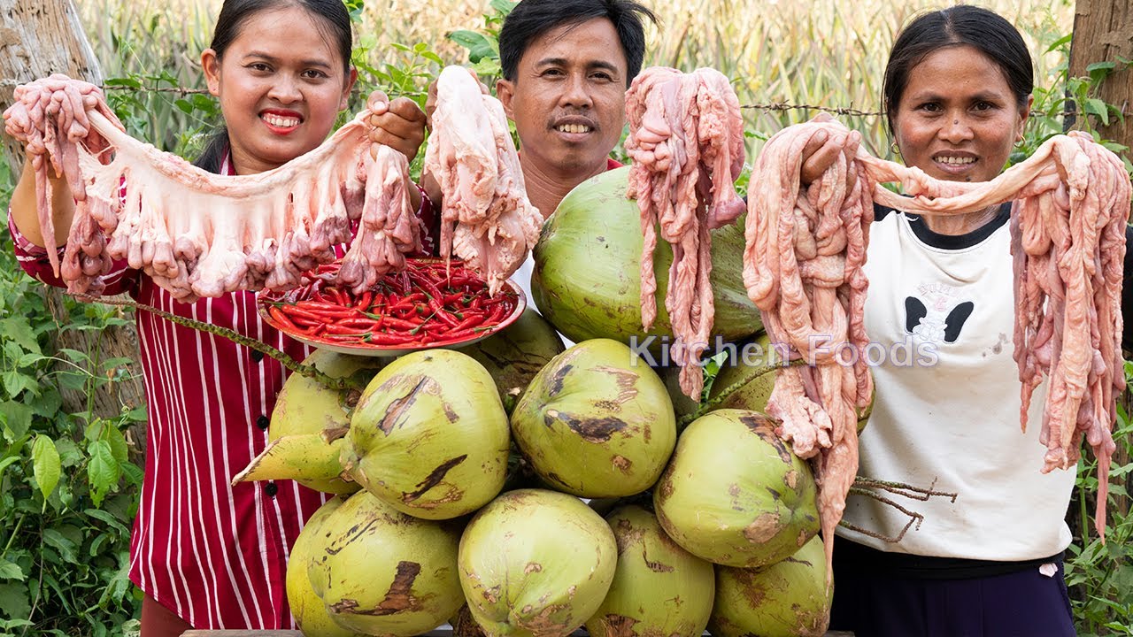 Cooking Spicy Pig Intestine With Coconut Juice Recipe - Eating and Sharing Foods to Villagers