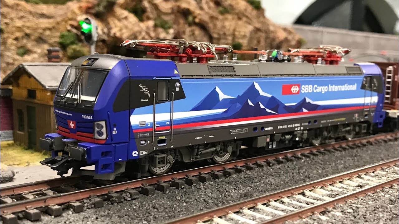 Br 193 524 “Limmat” SBB Cargo International mit containerzug