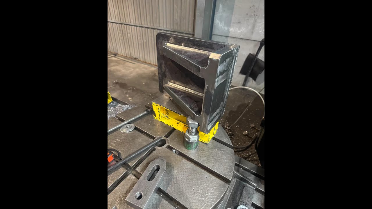 Mecanizado CNC: Trabajo en Fresadora CNC