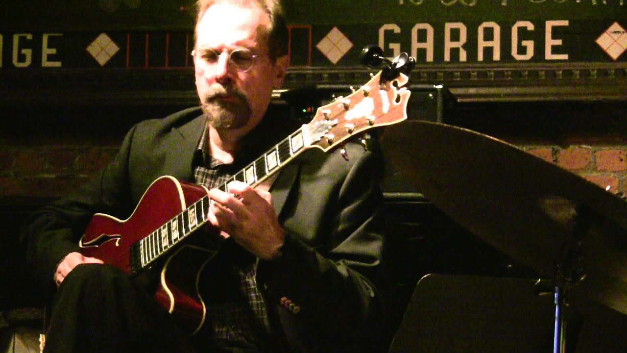 'Dolphin Dance' - Rick Stone Trio at 'the Garage' NYC Nov 19, 2015