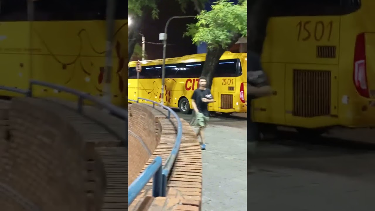 Buses en tres cruces 