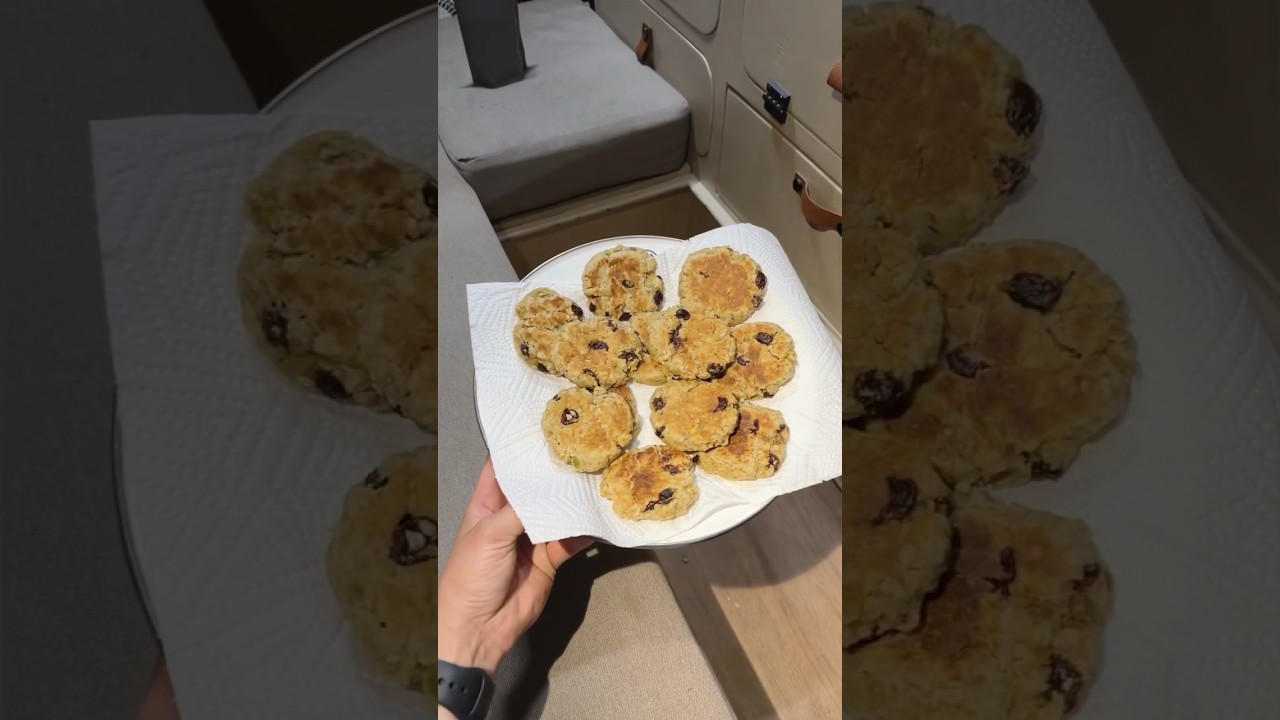 Cookies in a Potjie 🍪👌 #short #shorts #defendercamper #houseonwheels
