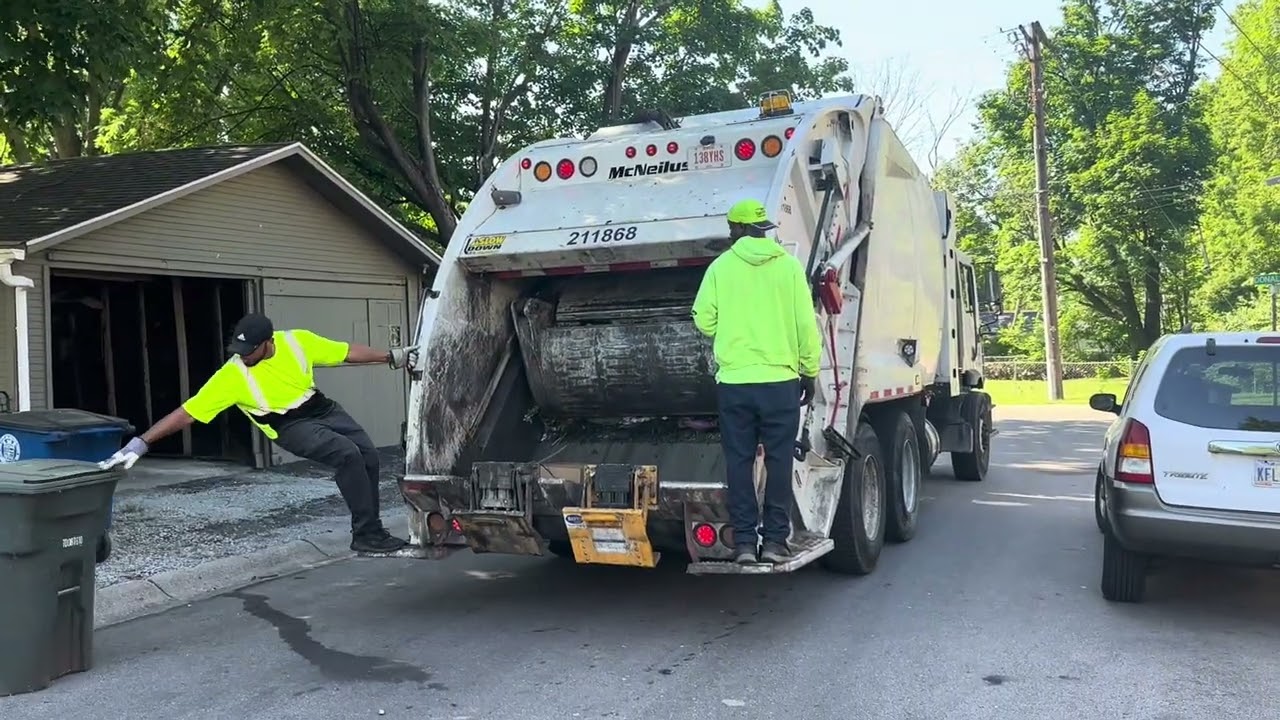 Fast Autocar Xpert McNeilus rear loader garbage truck | City of Dayton
