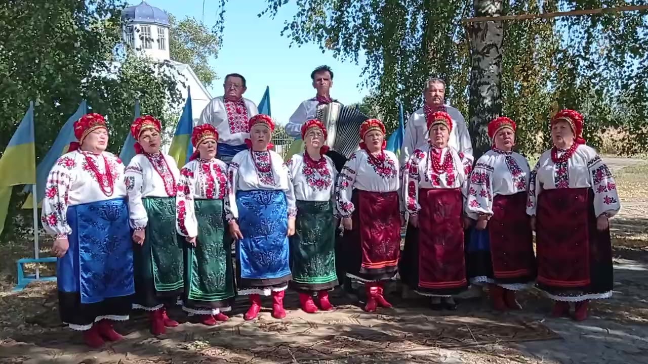 **ЙШЛА ДІВЧИНА ЧОРНОБРОВА***