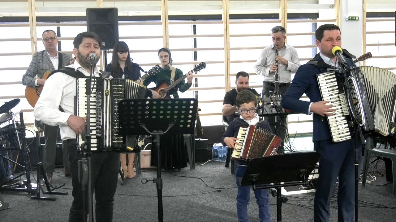 Cântăreții Domnului în Sala sportului Dobrești *Azi e zi mare*