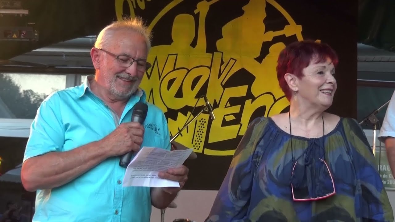 Fabienne THIBEAULT au Marché des Producteurs de CHARTRIER FERRIERE