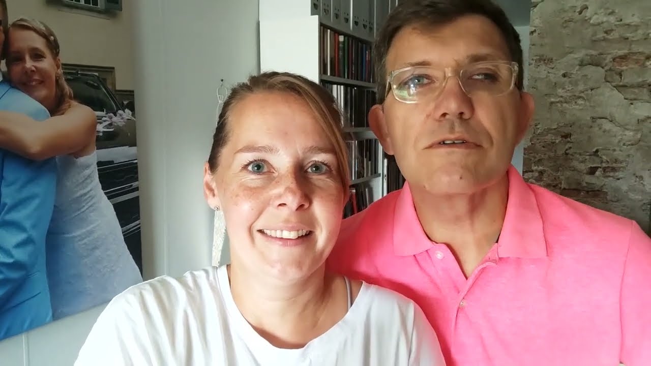 Ein Besuch bei Antikspielzeug.com | Wir dekorieren die Pyramide mit erzgebirgischer Volkskunst