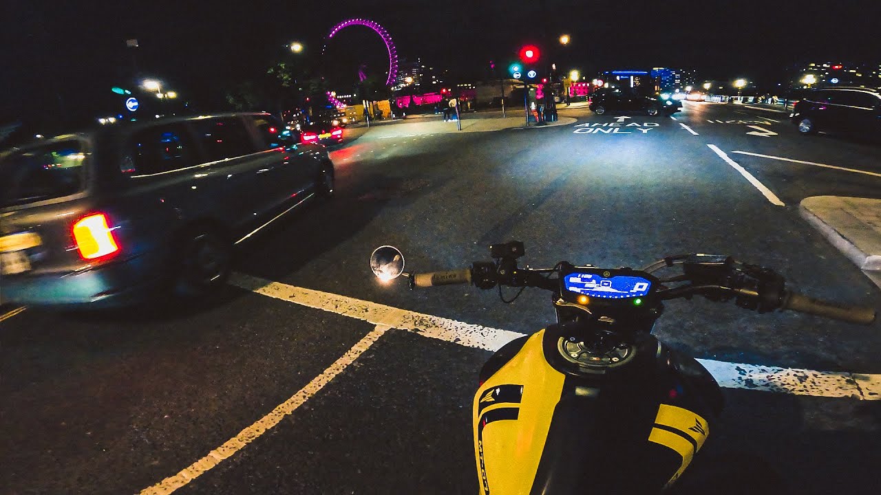Central London Night Cruise. Part 2. | YAMAHA MT-07 AKRAPOVIC + QUICKSHIFTER [4K]