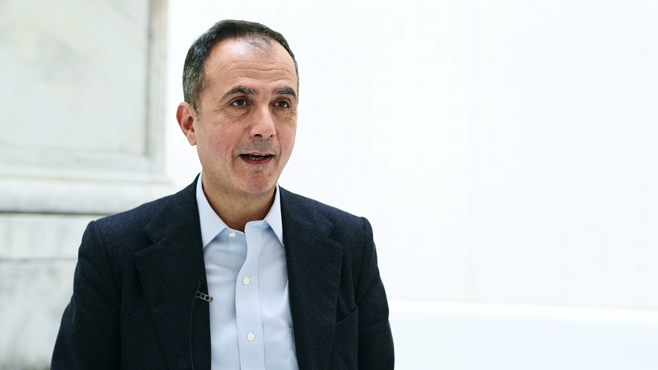 L'interview de Martin Bethenod sur l'œuvre d'Urs Fischer