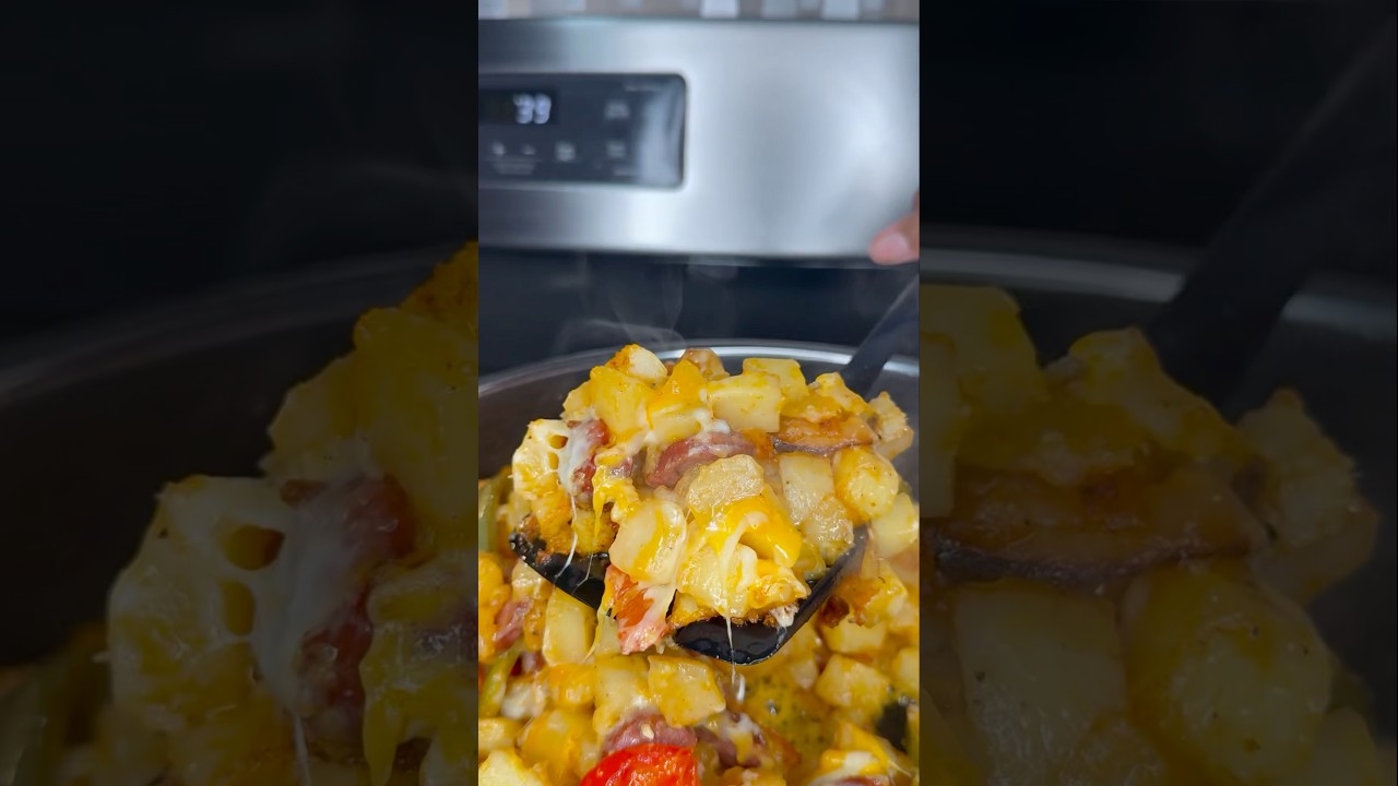 SOUTHERN FRIED POTATOES & ONION SKILLET ❤️&zwj;🔥 SMOTHERED POTATOES! #friedpotatoes
