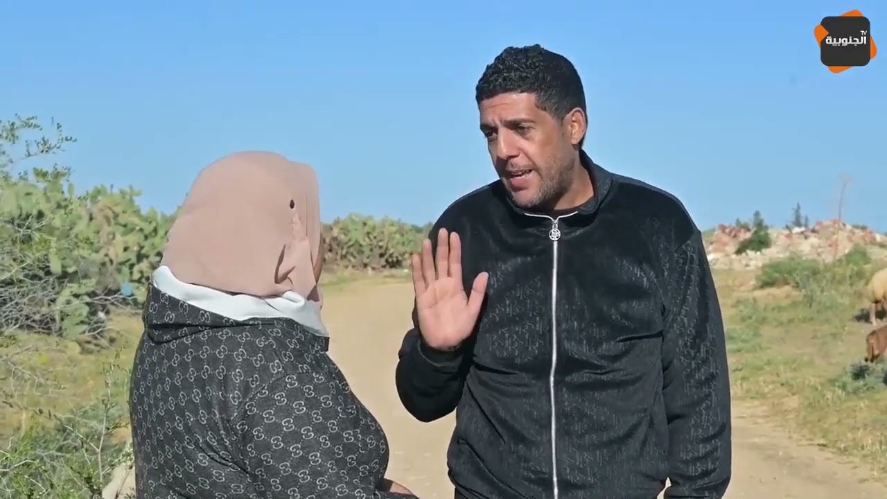 ◀ النقار معلم مليح   وعجاج دبرلو طريحة بالصحيح  🤣🤣