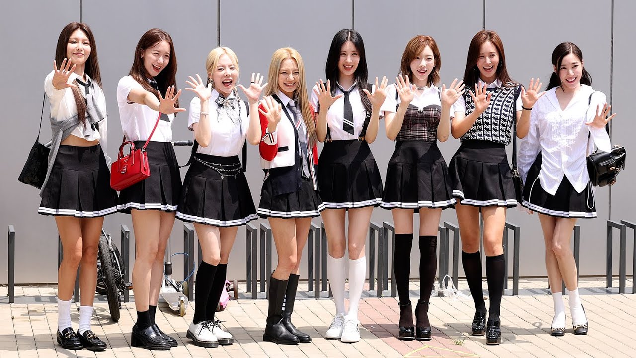 소녀시대(Girls’ Generation) 완전체 출근길 (15주년 기념) [아는형님 녹화 220728] 4K 직캠