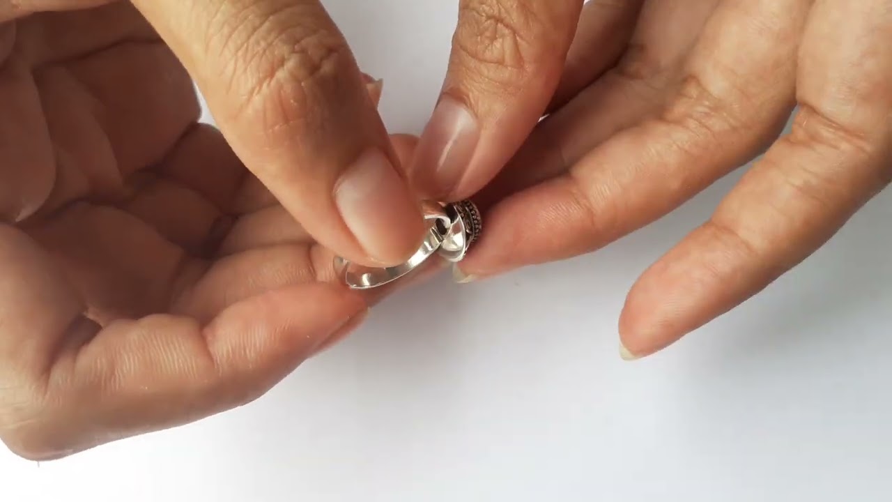 Sterling silver, Garnet, Spiral motif, Gemstone ring
