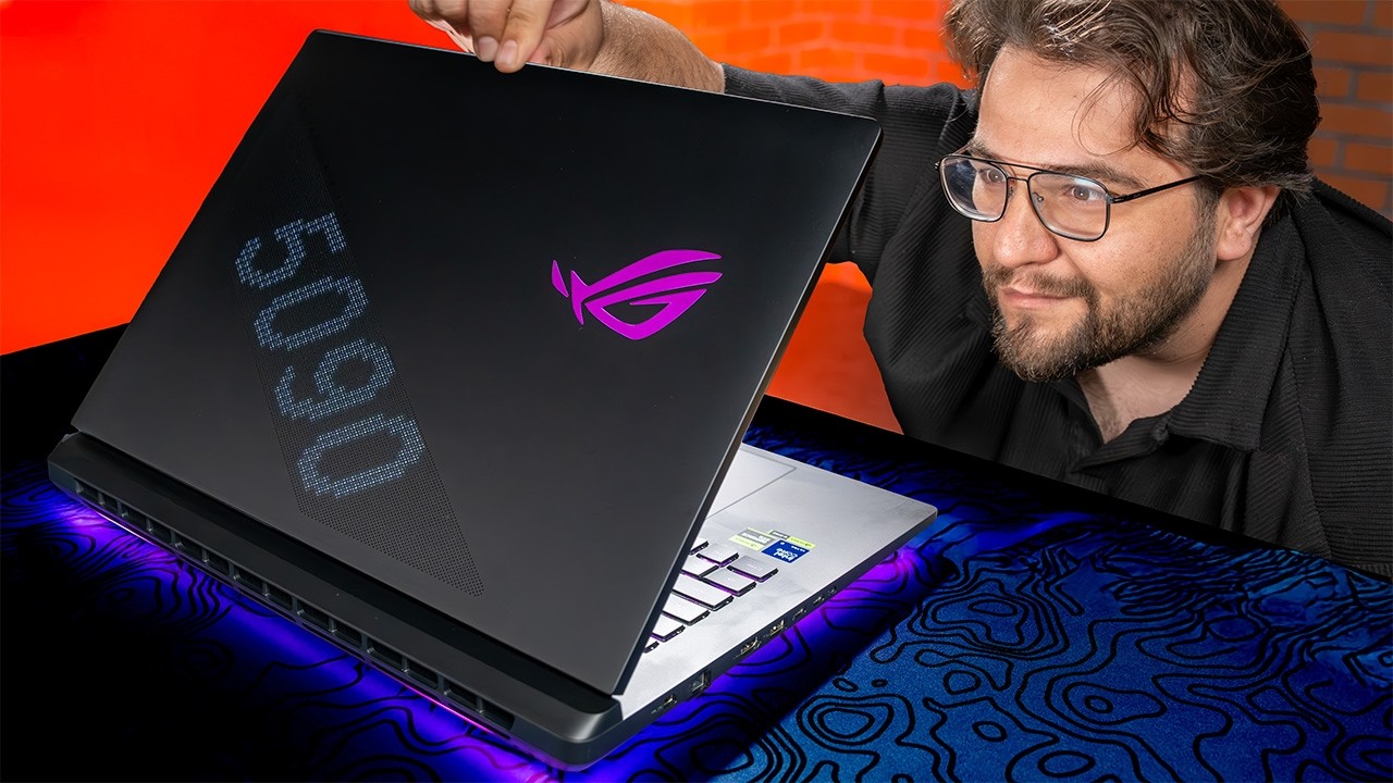 MASAÜSTÜNE RAKİP OLDUĞU SÖYLENEN OYUNCU LAPTOP | RTX 5090'lı Asus ROG Strix SCAR 18 (2025) İnceleme