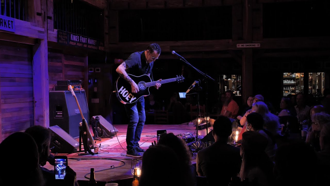 From tobacco barn to red-hot music venue!