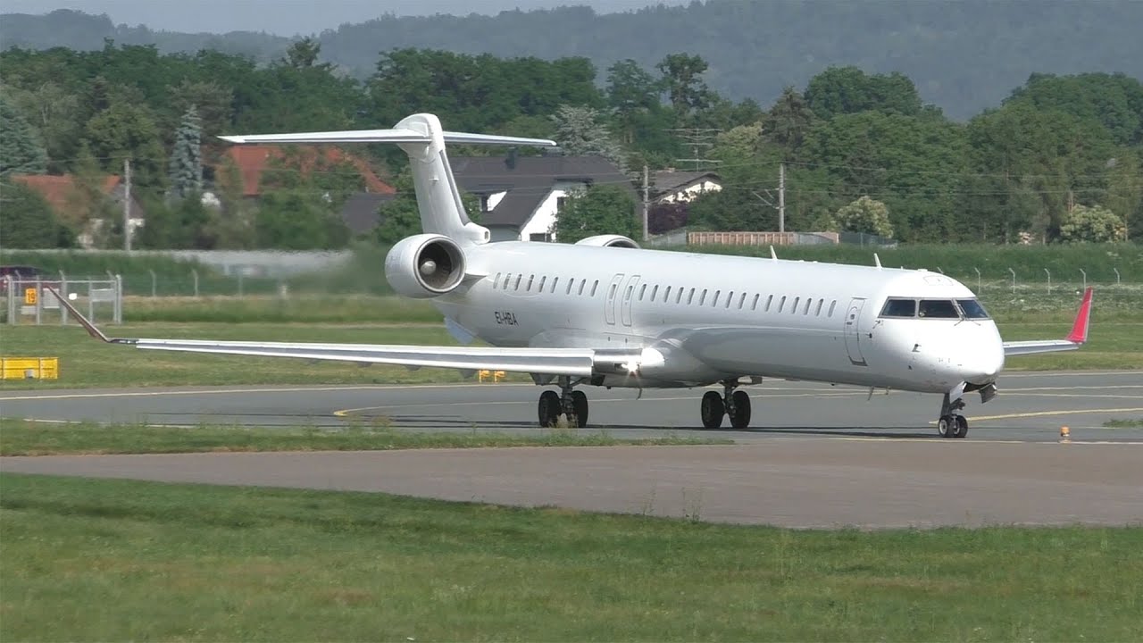 Hibernian Airlines CRJ-1000 takeoff at Graz Airport | EI-HBA