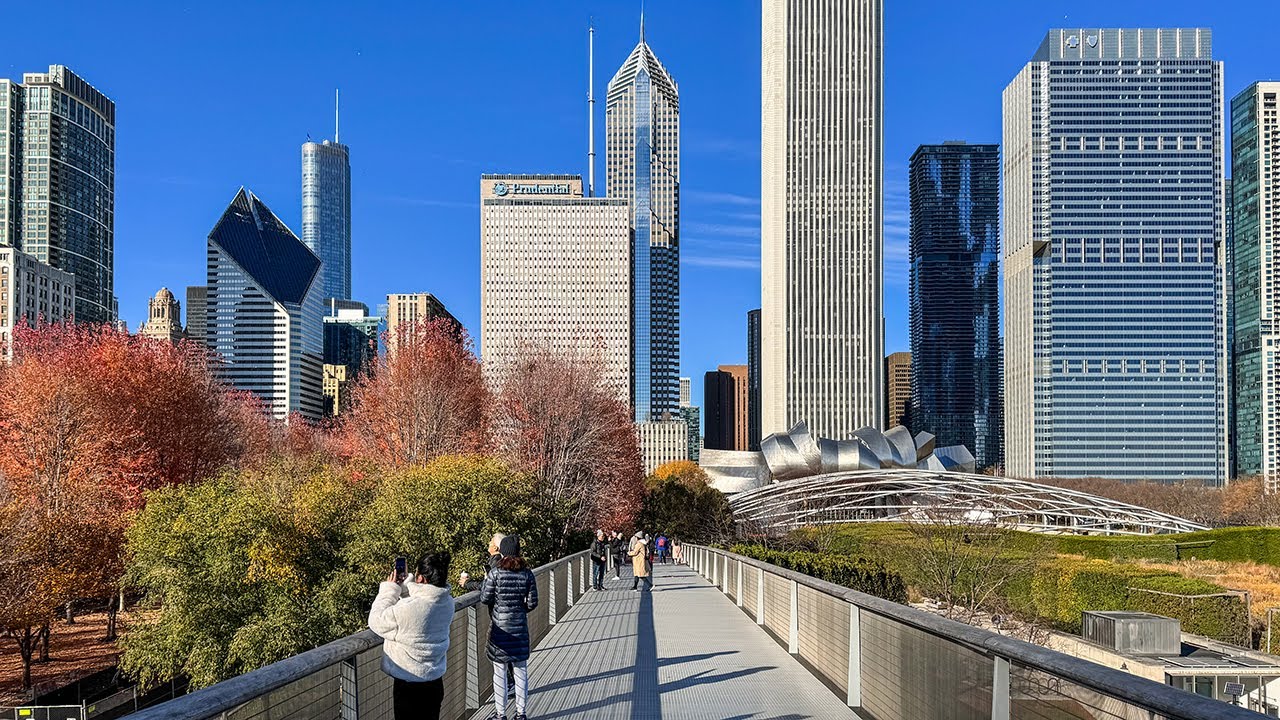 Autumn Walk in Millennium Park Chicago | 4K HDR