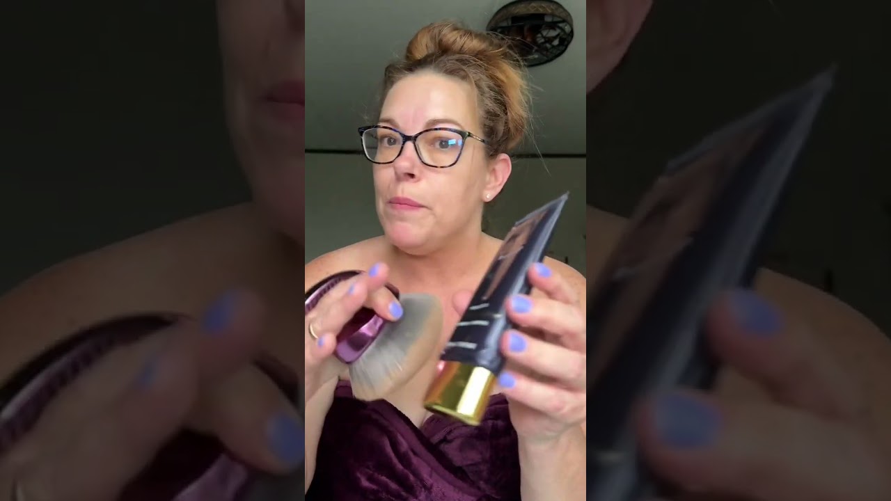 В продаже имеется средство для нанесения макияжа на тело Westmore Beauty с большой кистью-буфером!