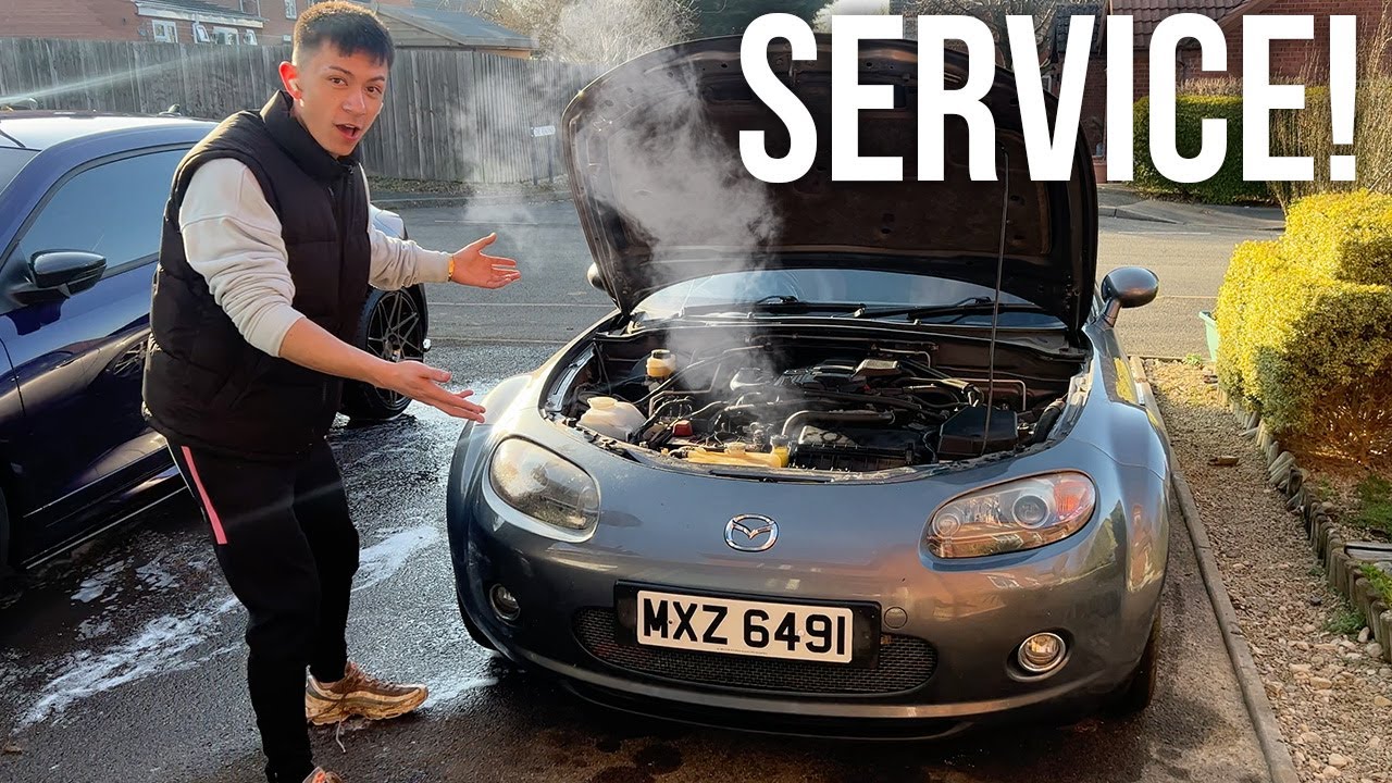 SERVICING MY MAZDA MX5!