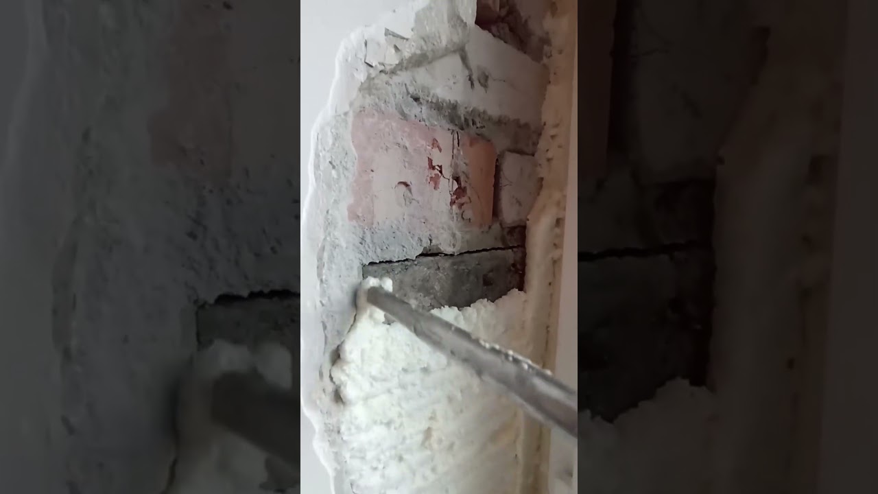 Najprostszy spos&oacute;b na uszczelnienie szczelin w ścianach przed tynkowaniem! 🛠️#Budowa #ProjektyDomoweZr&oacute;bToSam #NaprawaŚcian