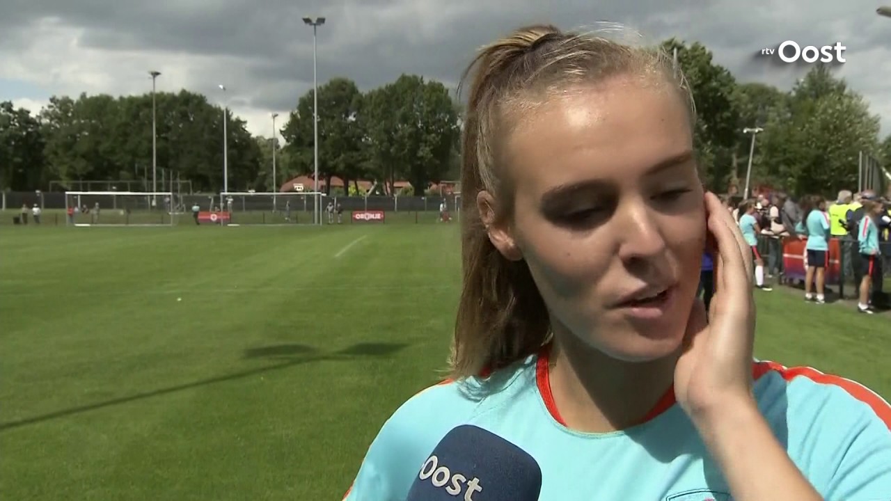 Interview Jill Roord bij training OranjeLeeuwinnen in De Lutte
