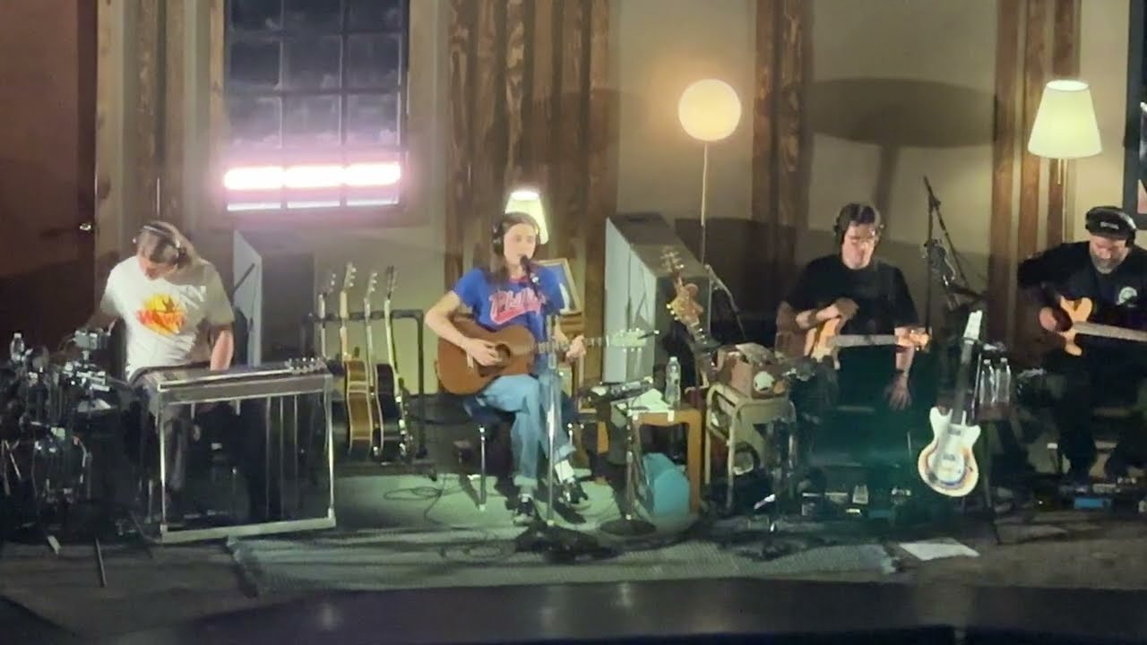Lizzy McAlpine - Spring Into Summer (Unreleased Song) LIVE at The Met, PA: 6/24/24