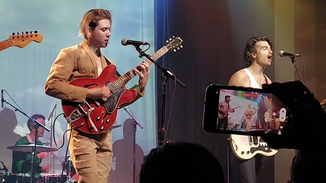 Phantom Planet ft. Ryan Ross- Do the Panic