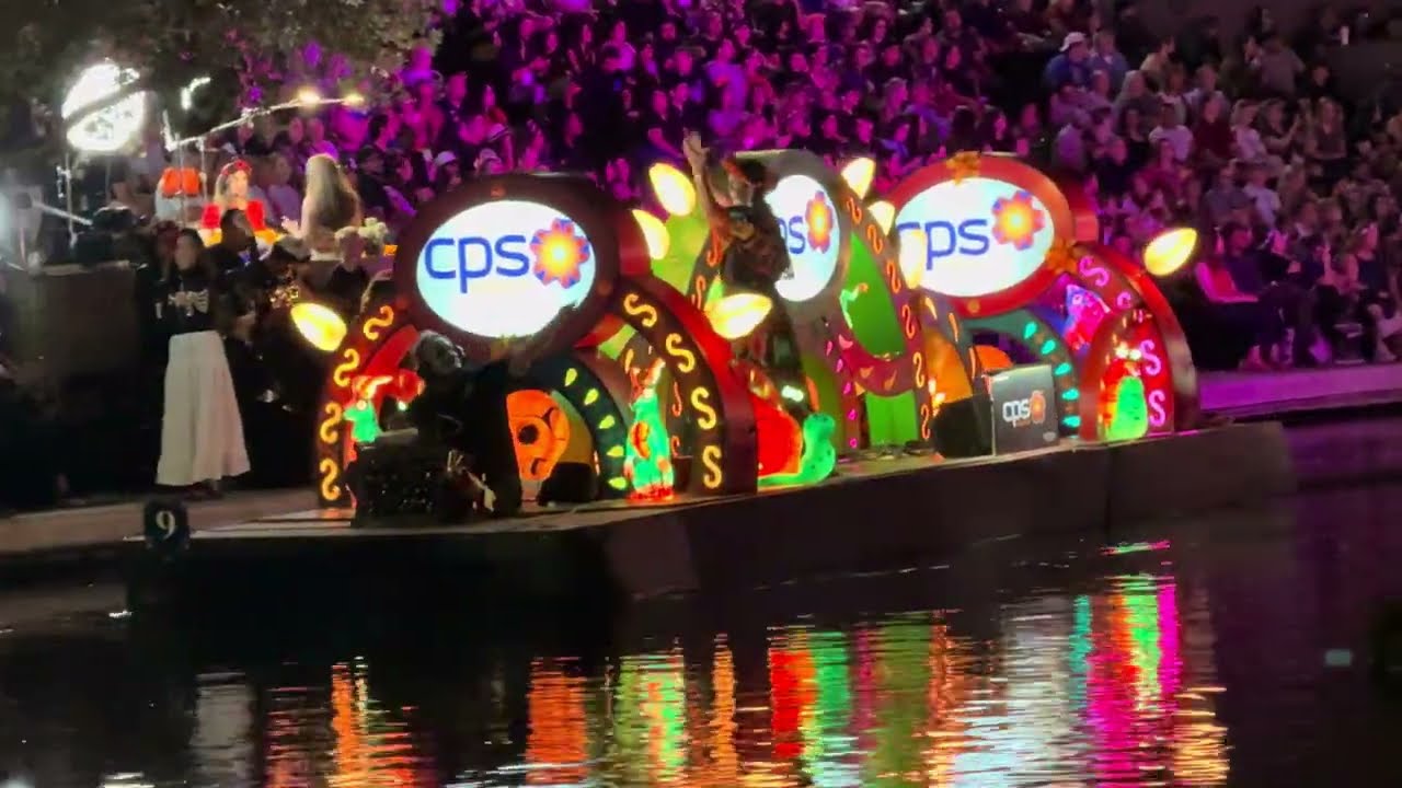 D&iacute;a de Muertos Boat Parade | San Antonio Riverwalk 2025 [4K]