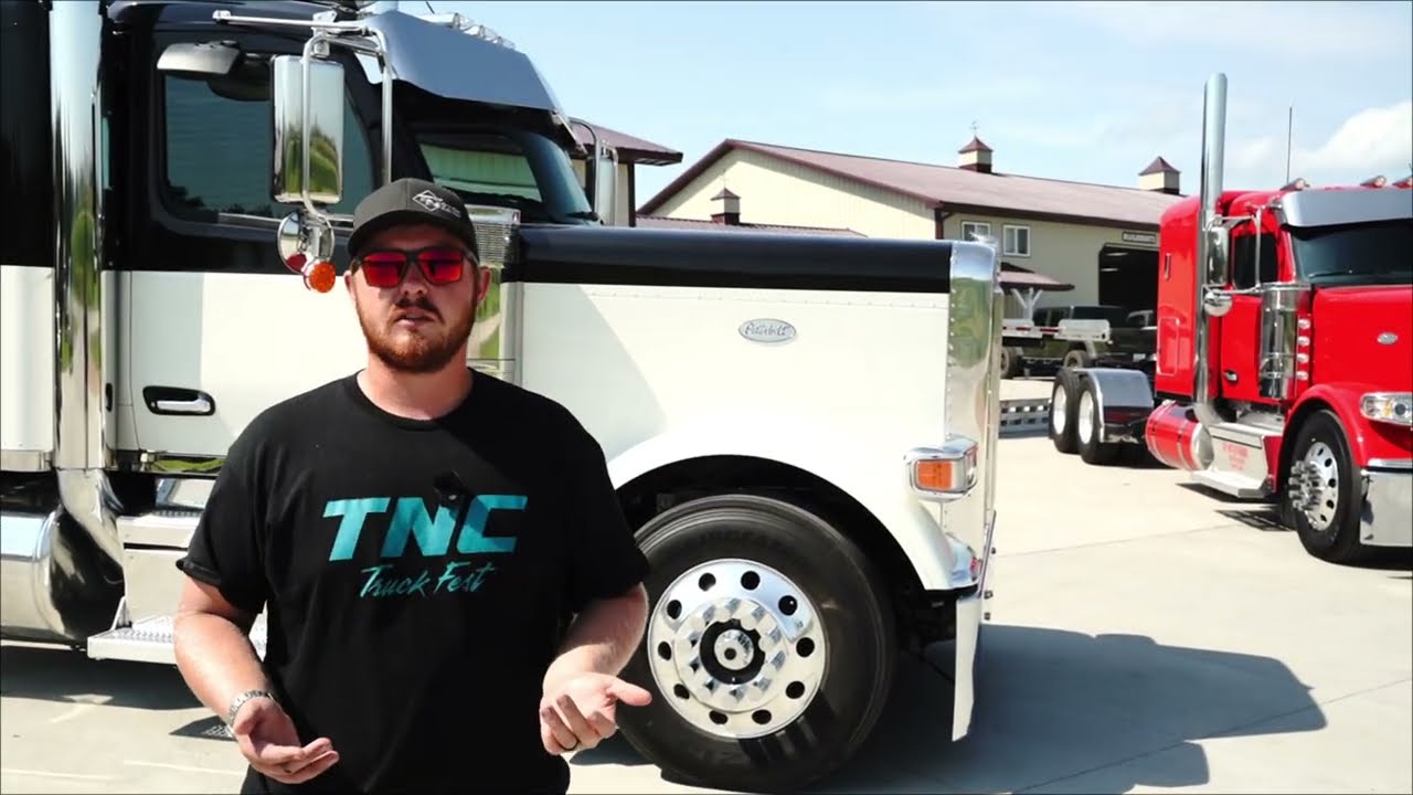 My custom Peterbilt 589 builds!