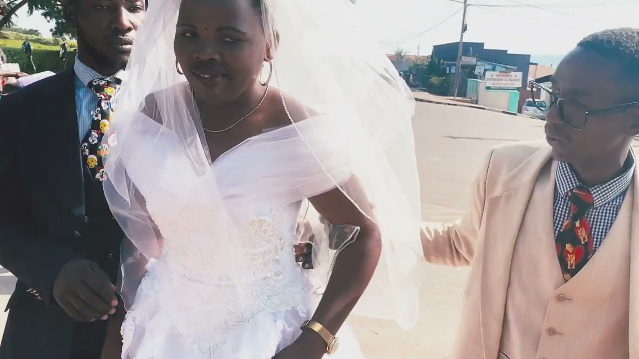 UBUKWE BWABEREYE MU MUHANDA BUBERAMO IBITANGAZA BYINSHI ABANTU BARATANGARA !!!!