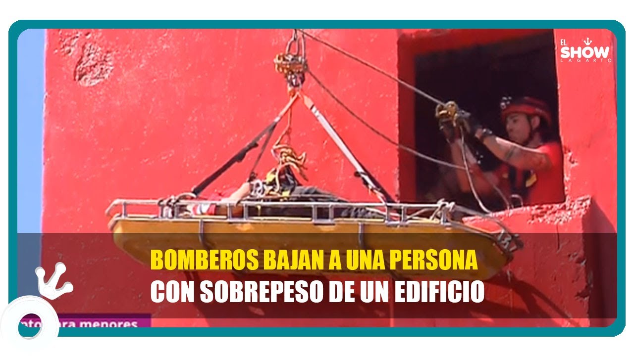 Bomberos montaron operativo para bajar a una persona con sobrepeso de un edificio