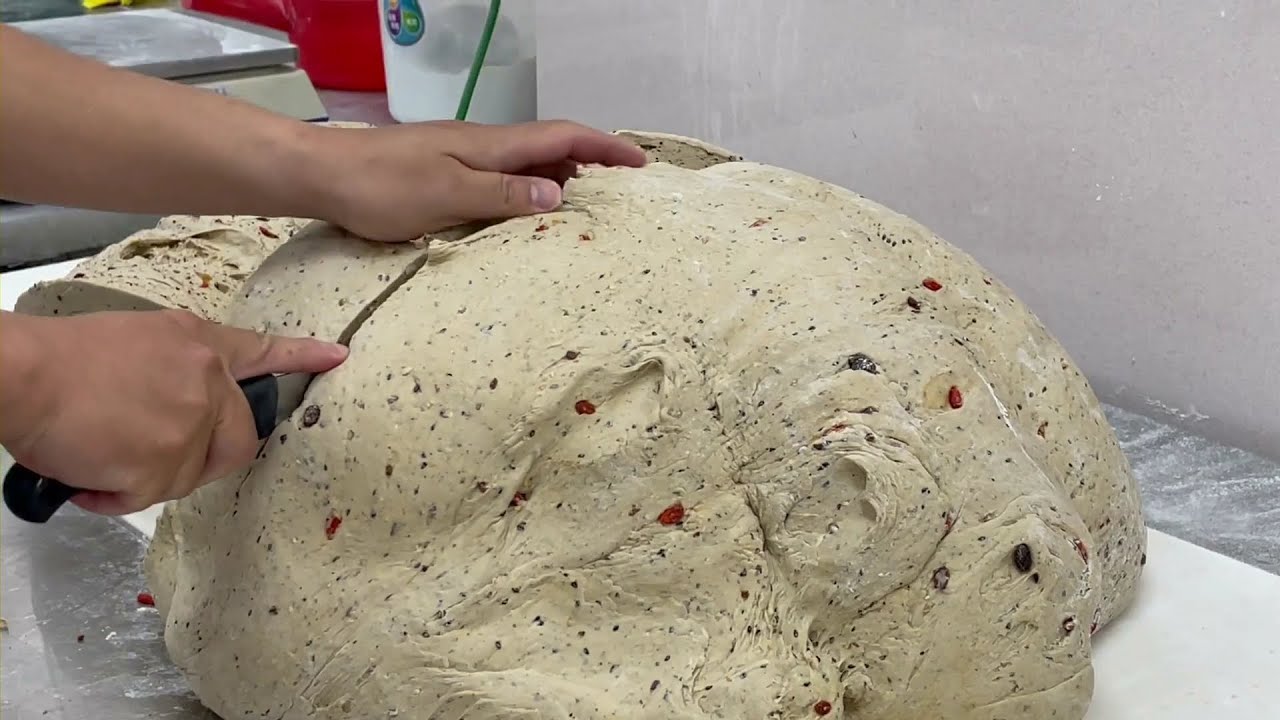 Мультизерновые булочки на пару с орехами, булочек таро на пару-тайваньская уличная еда