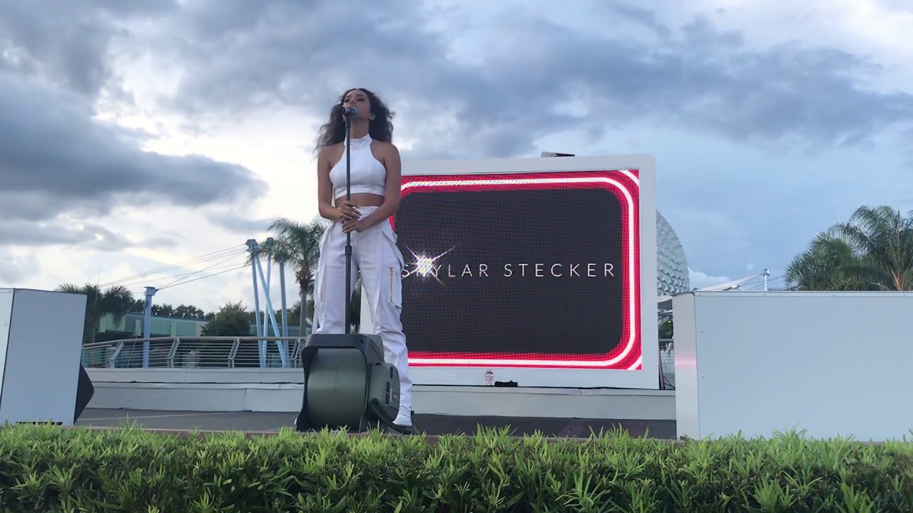 Skylar Stecker let it pour
