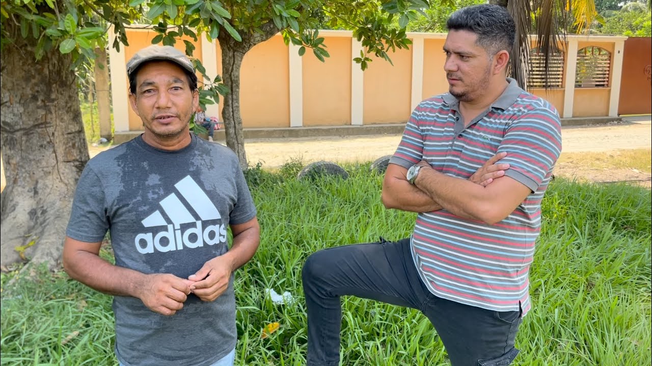 Yelvis y Salatiel la Gilbertona Hondureña..😁😁